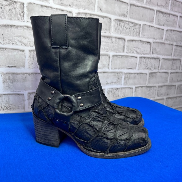 🦅BNIB/NWT |•FREEBIRD BY STEVEN•| DARCY Black Fish Short Boots Size 7 - Picture 3 of 14